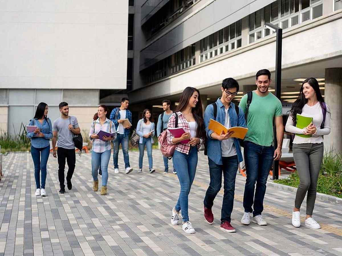وزارة التعليم العالي الإماراتية تستخدم الذكاء الاصطناعي لتشديد الرقابة على الجامعات