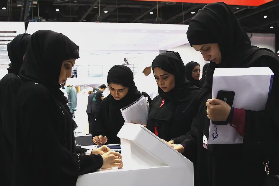 البنك الدولي: الإمارات والأردن الأكثر عرضة لمخاطر الذكاء الاصطناعي على الوظائف