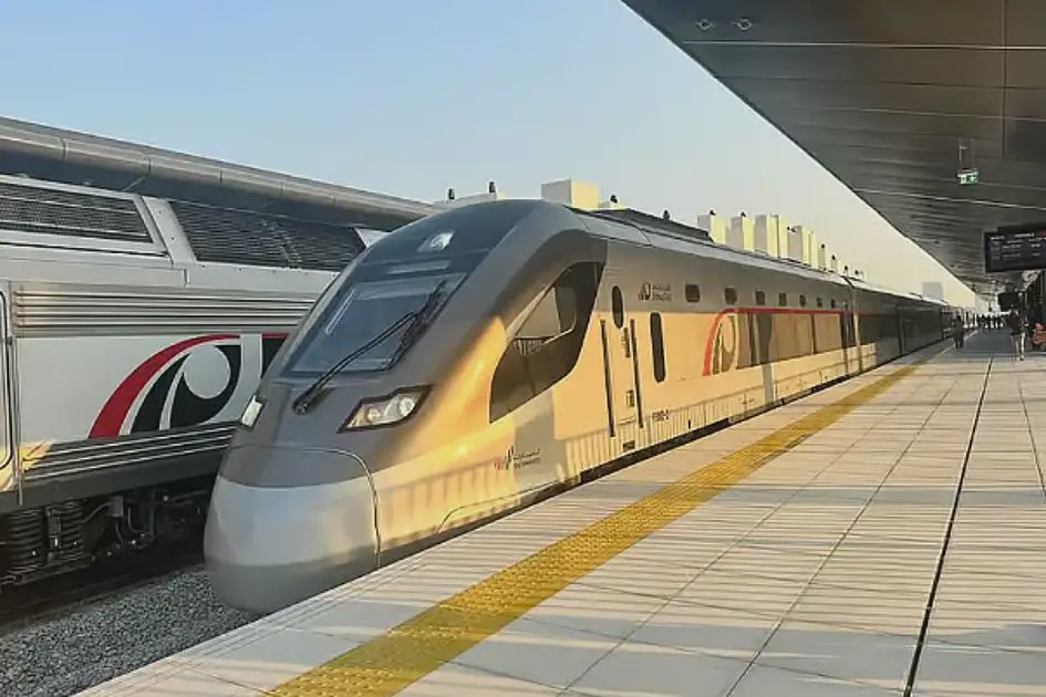 Dubai to Abu Dhabi: Rail, Bus, Car or Taxi — What Will You Really Pay?